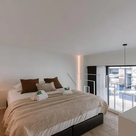 Renovated In The Heart Of Daire *